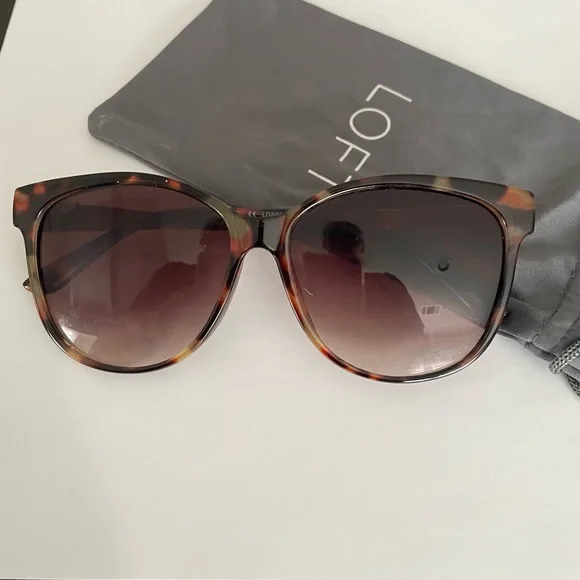 💥SALE💥 NWOT LOFT Tortoise Shell Sunglasses with Gold Detailing on Sides - Picture 2 of 9